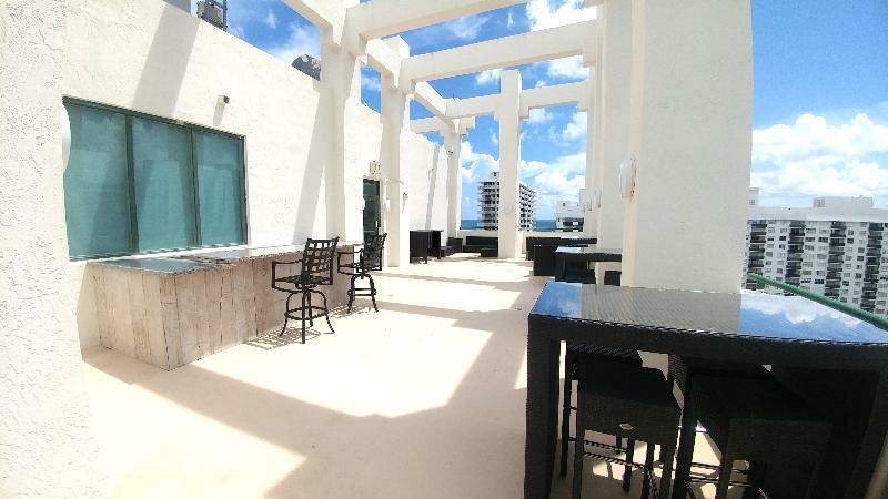 The Casablanca On The Ocean West Tower Hotel Miami Beach Buitenkant foto